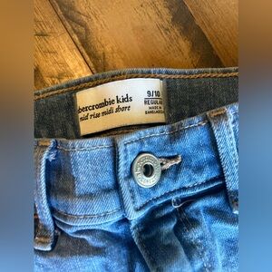 Abercrombie Kids Mid Rise Midi Short